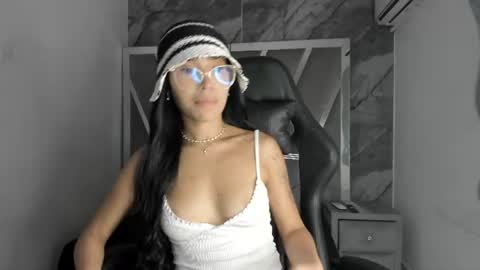 Snapshot of mia_petiteht chatting on 06-30-26, 08:21 mia_petiteht online show from 06-30-26, 08:21