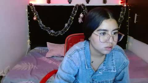 Snapshot of mia_peyton chatting on 12-28-24, 04:30 Mia online show from 12-28-24, 04:30