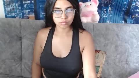 Snapshot of mia_peyton chatting on 04-25-26, 06:05 Mia online show from 04-25-26, 06:05