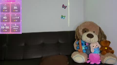 Snapshot of mia_phalmer chatting on 03-23-26, 05:00 Mia online show from 03-23-26, 05:00