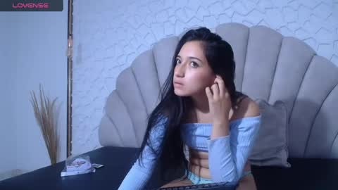 mia_prince_ online show from 04-09-26, 06:24