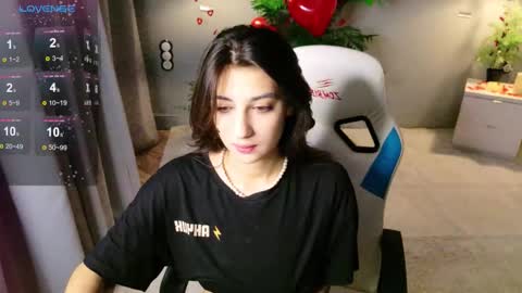 Snapshot of mia_purr chatting on 02-13-26, 04:25 Mia online show from 02-13-26, 04:25