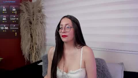 Snapshot of mia_quinn__ chatting on 06-24-26, 07:35 mia_quinn__ online show from 06-24-26, 07:35