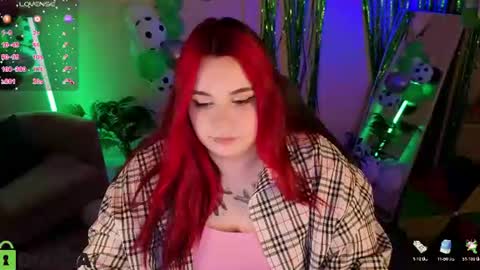 Snapshot of mia_r0ss chatting on 06-15-26, 01:08 Mia online show from 06-15-26, 01:08