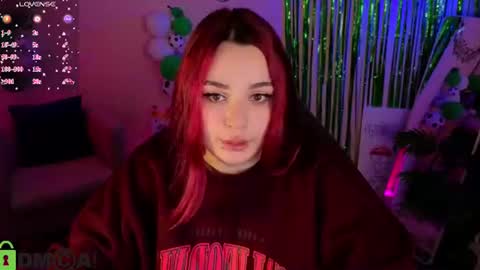 Snapshot of mia_r0ss chatting on 07-14-26, 12:02 Mia online show from 07-14-26, 12:02