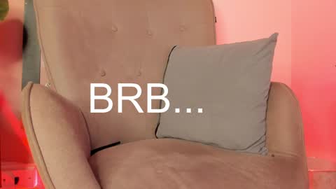 Snapshot of mia_ravenn chatting on 12-30-24, 11:28 Mia online show from 12-30-24, 11:28