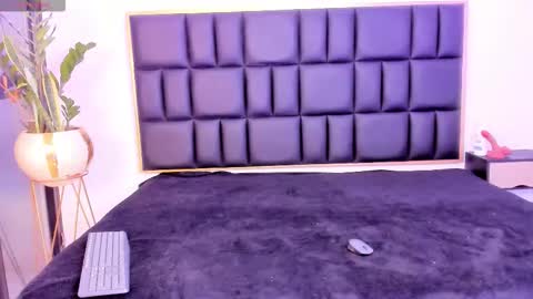 mia online show from 01-15-26, 04:28