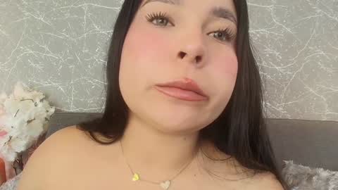 Snapshot of mia_roux13 chatting on 01-10-25, 01:21 Mia Roux online show from 01-10-25, 01:21