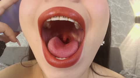 Snapshot of mia_roux13 chatting on 01-10-25, 10:57 Mia Roux online show from 01-10-25, 10:57