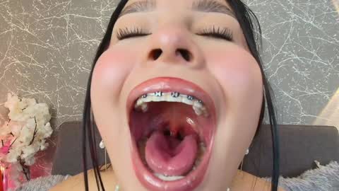 Snapshot of mia_roux13 chatting on 01-17-25, 09:17 Mia Roux online show from 01-17-25, 09:17