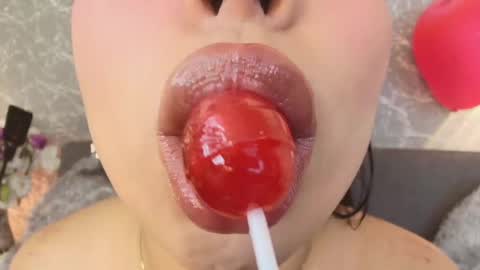 Snapshot of mia_roux13 chatting on 02-20-25, 07:19 Mia Roux online show from 02-20-25, 07:19