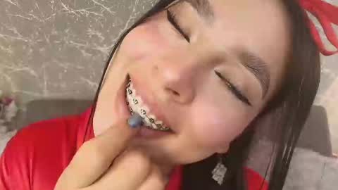 Snapshot of mia_roux13 chatting on 02-27-25, 06:53 Mia Roux online show from 02-27-25, 06:53