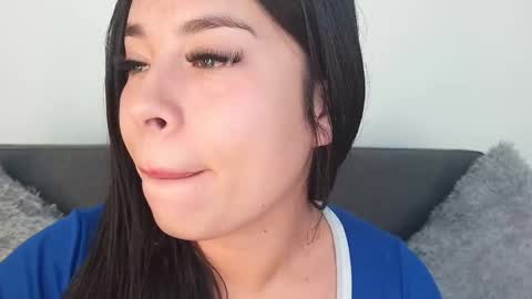 Snapshot of mia_roux13 chatting on 09-15-25, 02:50 Mia Roux online show from 09-15-25, 02:50