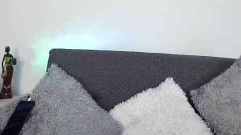 Snapshot of mia_roux13 chatting on 09-26-25, 06:12 Mia Roux online show from 09-26-25, 06:12