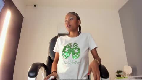 mia_smith_x online show from 03-05-25, 02:14