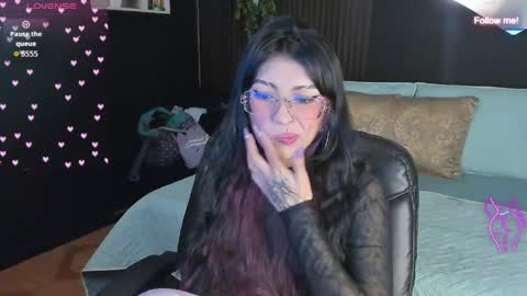 Mia online show from 05-31-26, 06:21