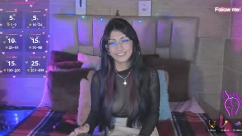 Mia online show from 06-25-26, 12:54