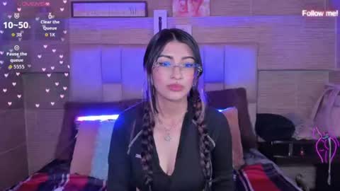 Mia online show from 07-28-26, 01:34