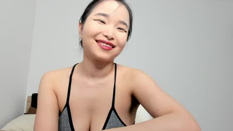 Snapshot of mia_soyun chatting on 06-18-26, 03:05 Your Soyun online show from 06-18-26, 03:05