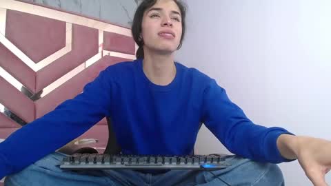 Snapshot of mia_swift_ch chatting on 10-18-25, 03:24 mia_swift_ch online show from 10-18-25, 03:24