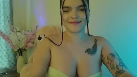 Snapshot of mia_thopsom chatting on 02-22-26, 01:09 mia_thopsom online show from 02-22-26, 01:09