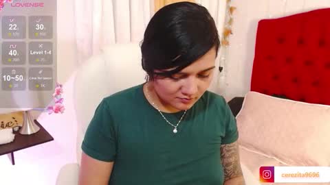 Snapshot of mia_traveluxe chatting on 09-16-25, 01:28 Mia online show from 09-16-25, 01:28