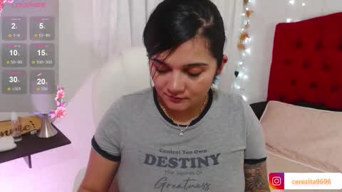 Snapshot of mia_traveluxe chatting on 09-17-25, 02:02 Mia online show from 09-17-25, 02:02