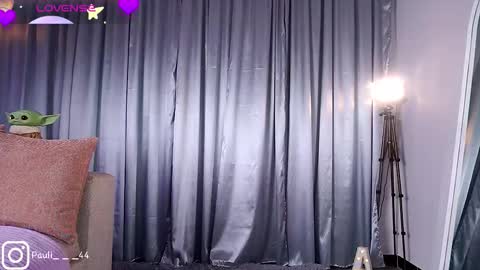 Snapshot of mia_v7 chatting on 09-12-25, 02:33 Mia online show from 09-12-25, 02:33