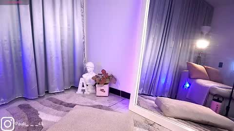 Snapshot of mia_v7 chatting on 09-20-25, 12:55 Mia online show from 09-20-25, 12:55