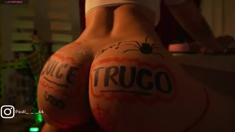 Snapshot of mia_v7 chatting on 10-31-25, 03:07 Mia online show from 10-31-25, 03:07