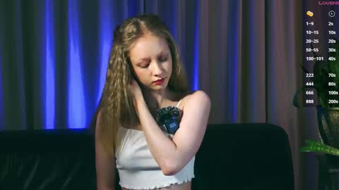 Mia online show from 10-15-25, 03:12