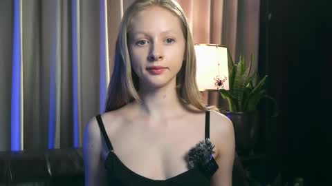 Mia online show from 12-19-25, 07:10