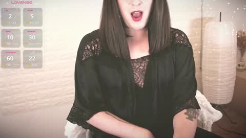 Snapshot of mia_wallase chatting on 12-28-24, 03:37 mia_wallase online show from 12-28-24, 03:37