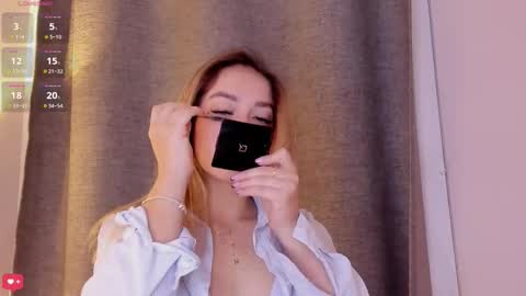 Mia White  online show from 11-24-25, 01:22