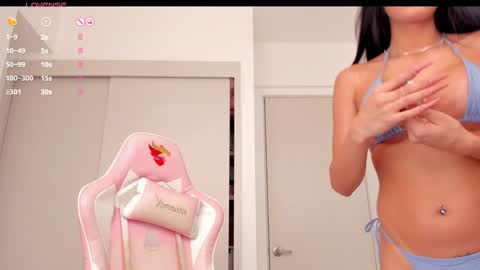 Snapshot of mia_yourmommy chatting on 12-18-24, 12:51 online show from 12-18-24, 12:51