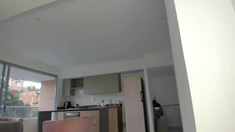 Snapshot of mia_yourmommy chatting on 12-31-24, 10:34 online show from 12-31-24, 10:34