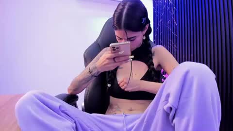 Snapshot of miaa_diamondd1 chatting on 07-18-26, 02:10 Mia online show from 07-18-26, 02:10