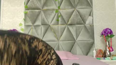 Snapshot of miaa_grace_ chatting on 05-25-26, 01:17 MIIA online show from 05-25-26, 01:17