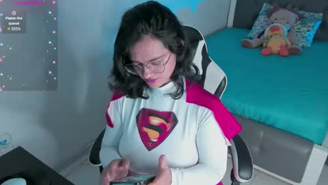 Snapshot of miaa_sotto chatting on 10-26-25, 04:07 Maria Fernanda online show from 10-26-25, 04:07