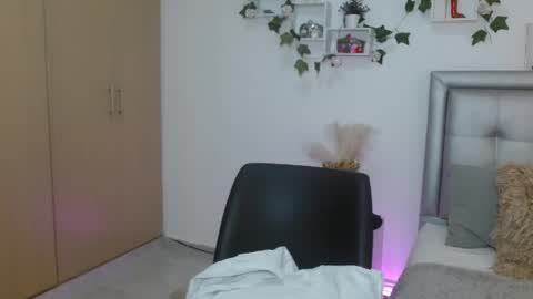 miaa_star_1x online show from 05-11-26, 10:21