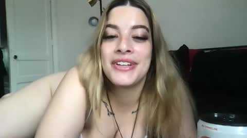 Mia Moji online show from 05-26-26, 12:56