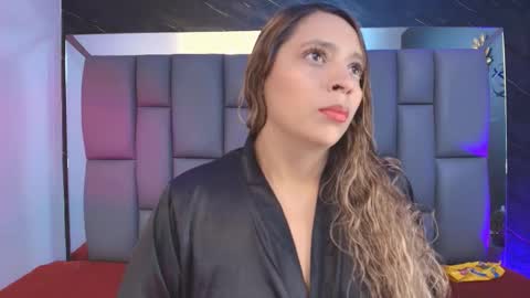 Mia online show from 09-29-25, 12:10