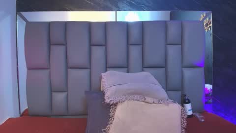 Mia online show from 10-09-25, 12:03