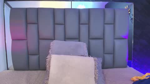 Mia online show from 10-14-25, 12:06