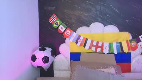 Snapshot of miaabrown__ chatting on 06-22-26, 12:02 Mia online show from 06-22-26, 12:02