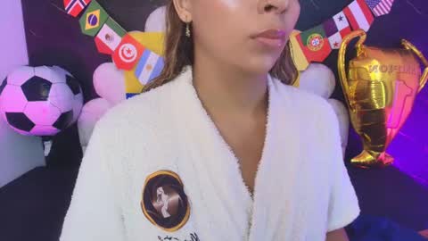 Snapshot of miaabrown__ chatting on 06-25-26, 11:59 Mia online show from 06-25-26, 11:59