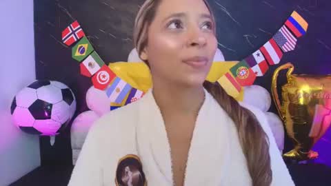 Snapshot of miaabrown__ chatting on 06-30-26, 12:06 Mia online show from 06-30-26, 12:06