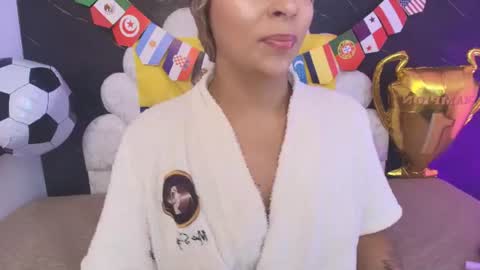 Snapshot of miaabrown__ chatting on 07-10-26, 12:08 Mia online show from 07-10-26, 12:08