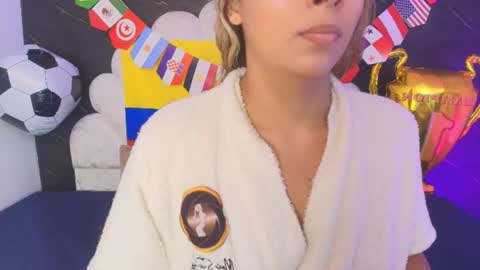 Snapshot of miaabrown__ chatting on 07-16-26, 12:00 Mia online show from 07-16-26, 12:00