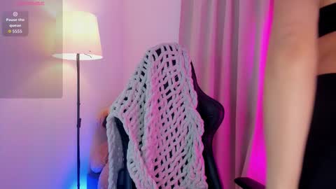 Snapshot of miaagomez chatting on 10-28-25, 07:27 Mia online show from 10-28-25, 07:27